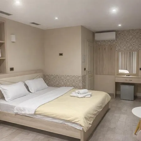 Hotel 21-rooms Tirana